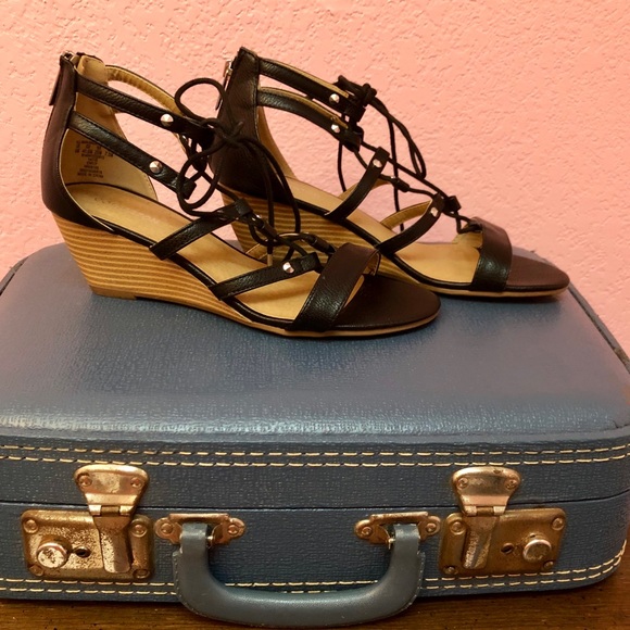 Covington Shoes - Gladiator Sandals ❣️